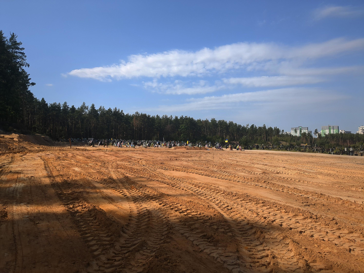 Le cimetière d’Irpin, largement agrandit pour accueillir de futures tombes